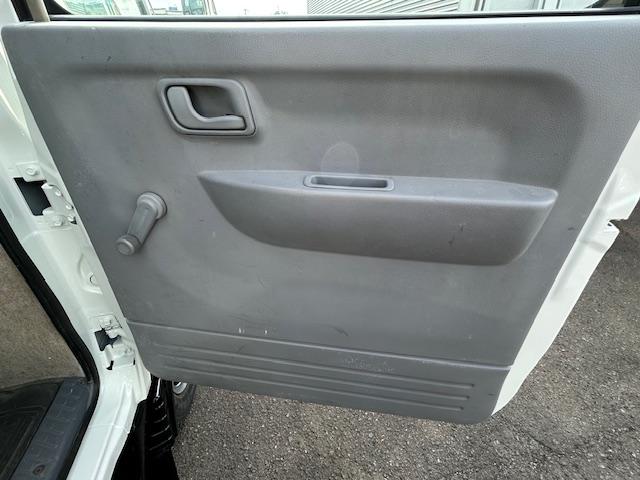 キャンター Ｗキャブロング　ワイドロング　全面塗装済　７人乗り　積載２ｔ　ＭＴ５速　ワンオーナー車　記録簿付　リアヒーター　荷台寸法　長３３５ｃｍ幅１９０ｃｍ高３８ｃｍ　高床（39枚目）