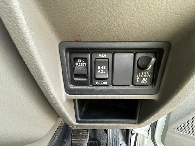 キャンターガッツ 　ダブルキャブ　１．２５ｔ積　６人乗り　４ナンバー　低床　２．９５Ｌディーゼルターボ　ＭＴ５速　キーレス　全面塗装済　電格ミラー　荷台内寸　長２０７／幅１６２／高３７（27枚目）