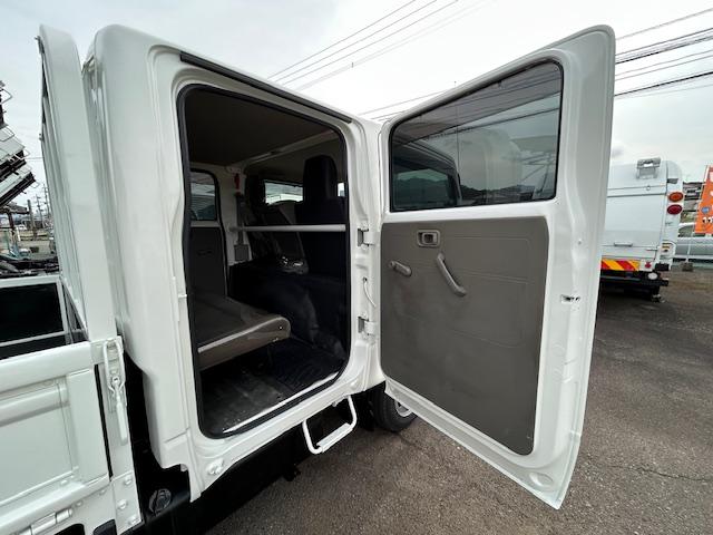 キャンターガッツ 　ダブルキャブ　１．２５ｔ積　６人乗り　４ナンバー　低床　２．９５Ｌディーゼルターボ　ＭＴ５速　キーレス　全面塗装済　電格ミラー　荷台内寸　長２０７／幅１６２／高３７（33枚目）