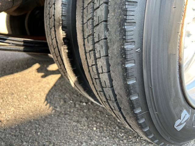 キャンターガッツ 　ダブルキャブ　１．２５ｔ積　６人乗り　４ナンバー　低床　２．９５Ｌディーゼルターボ　ＭＴ５速　キーレス　全面塗装済　電格ミラー　荷台内寸　長２０７／幅１６２／高３７（42枚目）