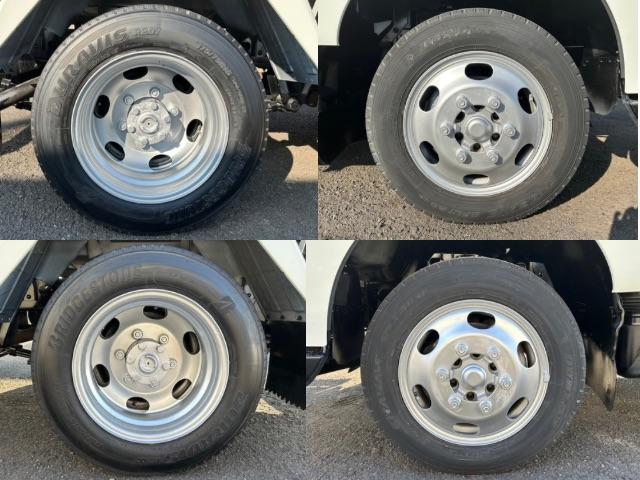 キャンターガッツ 　ダブルキャブ　１．２５ｔ積　６人乗り　４ナンバー　低床　２．９５Ｌディーゼルターボ　ＭＴ５速　キーレス　全面塗装済　電格ミラー　荷台内寸　長２０７／幅１６２／高３７（43枚目）