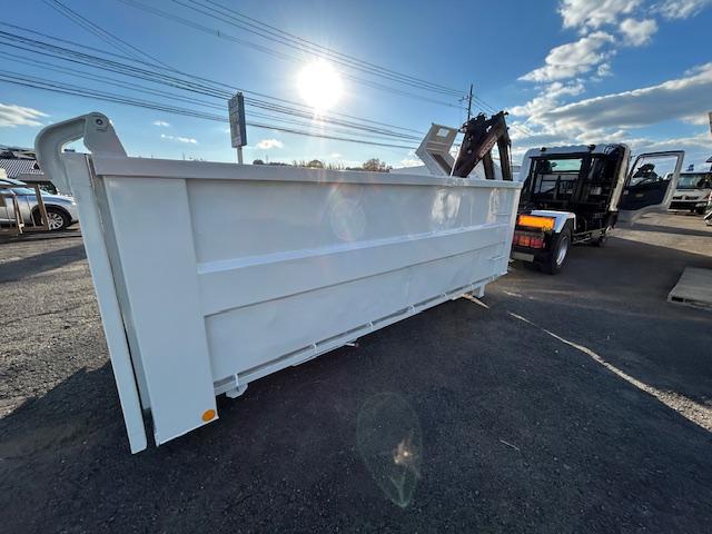 ヒノレンジャー 　脱着装置コンテナ車　極東開発フックロール　ラジコン付　積載量３７５０ｋｇ　脱着式　コンテナ　ベット付　６速ＭＴ　車検Ｒ８年１１月　内寸　長３４９／幅１９５／高１１６（ｃｍ）（5枚目）