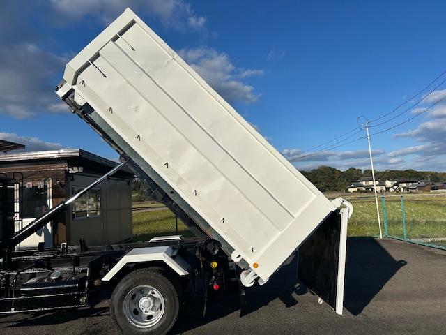 ヒノレンジャー 　脱着装置コンテナ車　極東開発フックロール　ラジコン付　積載量３７５０ｋｇ　脱着式　コンテナ　ベット付　６速ＭＴ　車検Ｒ８年１１月　内寸　長３４９／幅１９５／高１１６（ｃｍ）（16枚目）