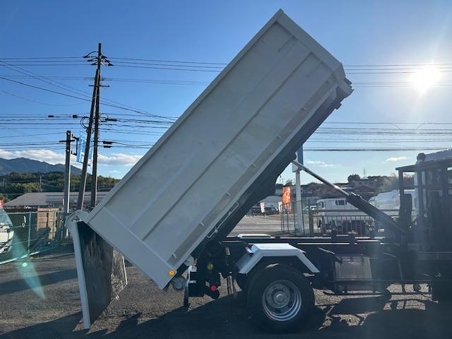 ヒノレンジャー 　脱着装置コンテナ車　極東開発フックロール　ラジコン付　積載量３７５０ｋｇ　脱着式　コンテナ　ベット付　６速ＭＴ　車検Ｒ８年１１月　内寸　長３４９／幅１９５／高１１６（ｃｍ）（18枚目）