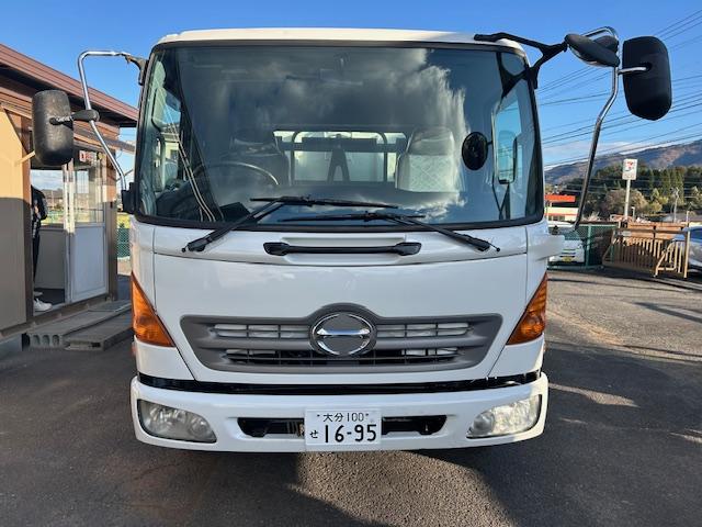 ヒノレンジャー 　脱着装置コンテナ車　極東開発フックロール　ラジコン付　積載量３７５０ｋｇ　脱着式　コンテナ　ベット付　６速ＭＴ　車検Ｒ８年１１月　内寸　長３４９／幅１９５／高１１６（ｃｍ）（24枚目）