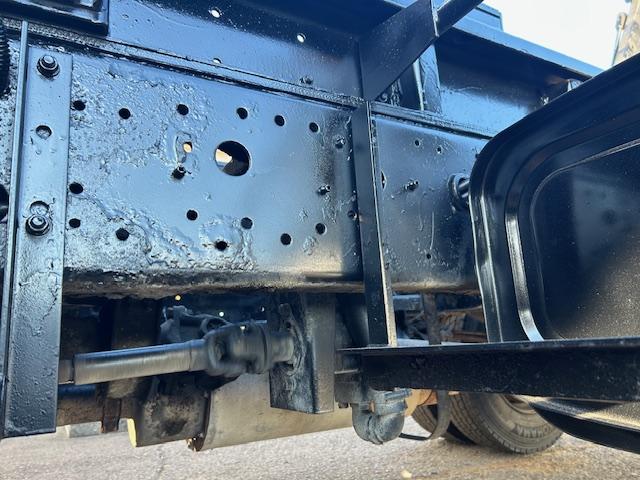 ヒノレンジャー 　脱着装置コンテナ車　極東開発フックロール　ラジコン付　積載量３７５０ｋｇ　脱着式　コンテナ　ベット付　６速ＭＴ　車検Ｒ８年１１月　内寸　長３４９／幅１９５／高１１６（ｃｍ）（33枚目）