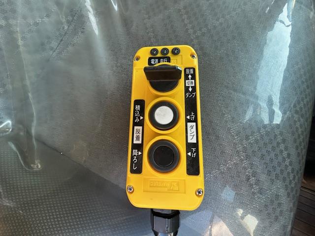 ヒノレンジャー 　脱着装置コンテナ車　極東開発フックロール　ラジコン付　積載量３７５０ｋｇ　脱着式　コンテナ　ベット付　６速ＭＴ　車検Ｒ８年１１月　内寸　長３４９／幅１９５／高１１６（ｃｍ）（46枚目）