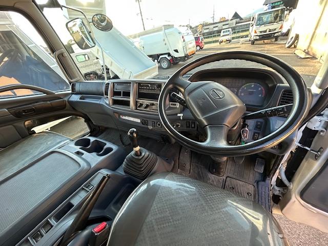 ヒノレンジャー 　脱着装置コンテナ車　極東開発フックロール　ラジコン付　積載量３７５０ｋｇ　脱着式　コンテナ　ベット付　６速ＭＴ　車検Ｒ８年１１月　内寸　長３４９／幅１９５／高１１６（ｃｍ）（52枚目）