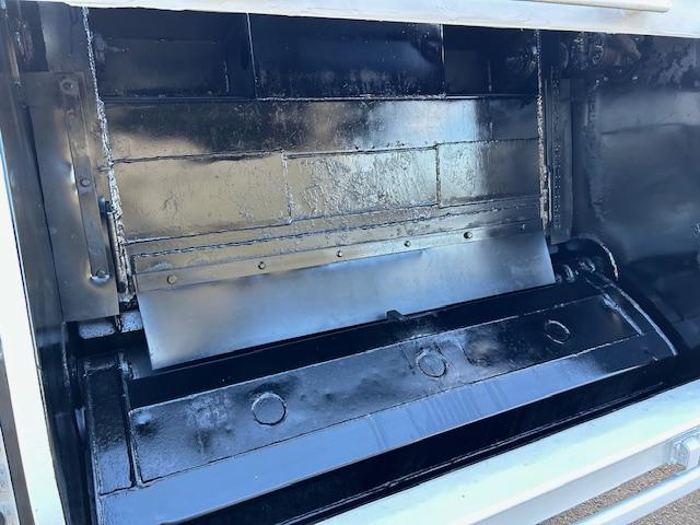 エルフトラック 　モリタ製　２ｔ積　５．０立米　巻き込み式　排出ダンプ式　パッカー車　積み込み連続スイッチ　汚水タンク　ＭＴ６速　電格ミラー　２．９９Ｌ　ディーゼルターボ　全面塗装済　走行２１．１万キロ（18枚目）