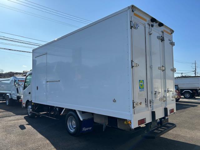 デュトロ 　ワイドロング　低温設定　冷蔵冷凍車　－１９℃確認済　３ｔ積　６速ＡＴ　サイドドア　バックカメラ　ラッシングレール２段　４．００Ｌディーゼルターボ　　内寸　長４８１／幅２０７／高３０８（ｃｍ）（26枚目）