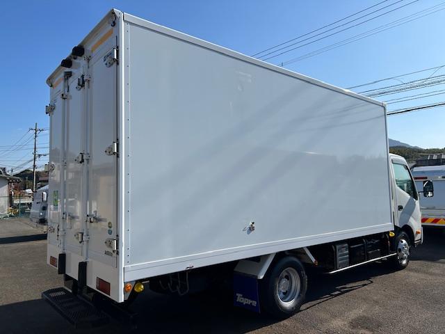デュトロ 　ワイドロング　低温設定　冷蔵冷凍車　－１９℃確認済　３ｔ積　６速ＡＴ　サイドドア　バックカメラ　ラッシングレール２段　４．００Ｌディーゼルターボ　　内寸　長４８１／幅２０７／高３０８（ｃｍ）（27枚目）