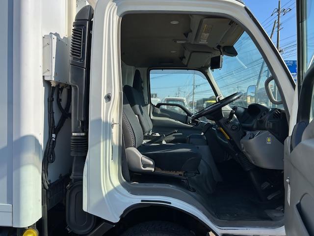 デュトロ 　ワイドロング　低温設定　冷蔵冷凍車　－１９℃確認済　３ｔ積　６速ＡＴ　サイドドア　バックカメラ　ラッシングレール２段　４．００Ｌディーゼルターボ　　内寸　長４８１／幅２０７／高３０８（ｃｍ）（29枚目）