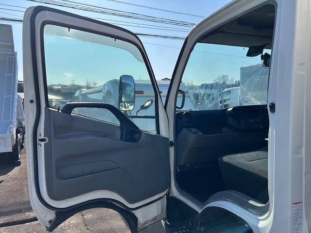 デュトロ 　ワイドロング　低温設定　冷蔵冷凍車　－１９℃確認済　３ｔ積　６速ＡＴ　サイドドア　バックカメラ　ラッシングレール２段　４．００Ｌディーゼルターボ　　内寸　長４８１／幅２０７／高３０８（ｃｍ）（46枚目）