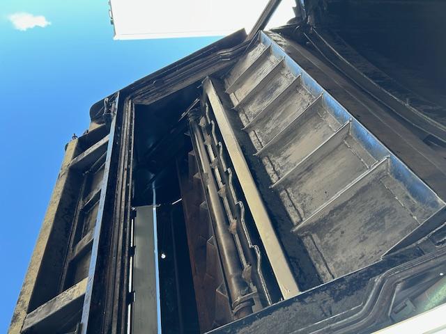 キャンター 　ワイド　プレスパッカー　６．８立米　新明和　排出押し出し式　２．９ｔ積　汚水タンク　連続スイッチ　バックカメラ　全面塗装済　５速ＭＴ（17枚目）