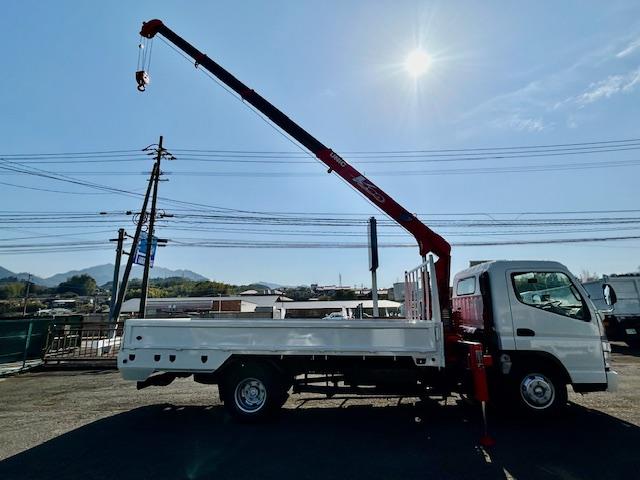 キャンター 超ロング　ワイド超ロング　４段クレーン　２．９ｔ吊　ユニック　フックイン　走行９．２万キロ　３．４ｔ積　６速ＭＴ　車検Ｒ８年６月　全面塗装済（6枚目）