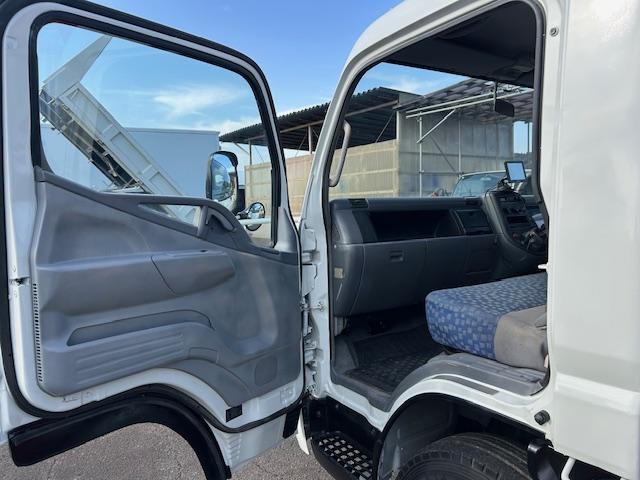 キャンター 超ロング　ワイド超ロング　４段クレーン　２．９ｔ吊　ユニック　フックイン　走行９．２万キロ　３．４ｔ積　６速ＭＴ　車検Ｒ８年６月　全面塗装済（57枚目）