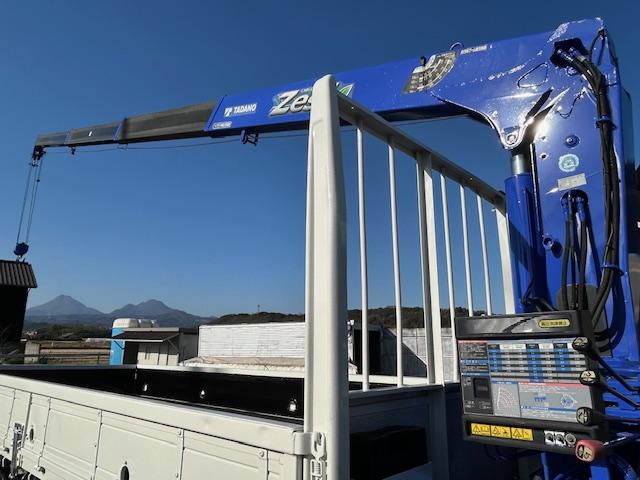 ヒノレンジャー タダノ 4段クレーン 2.9t吊 ラジコン フックイン 走行11.9万キロ 2.7t積 6速MT 全面塗装済 5.12Lディーゼルターボ(4枚目)