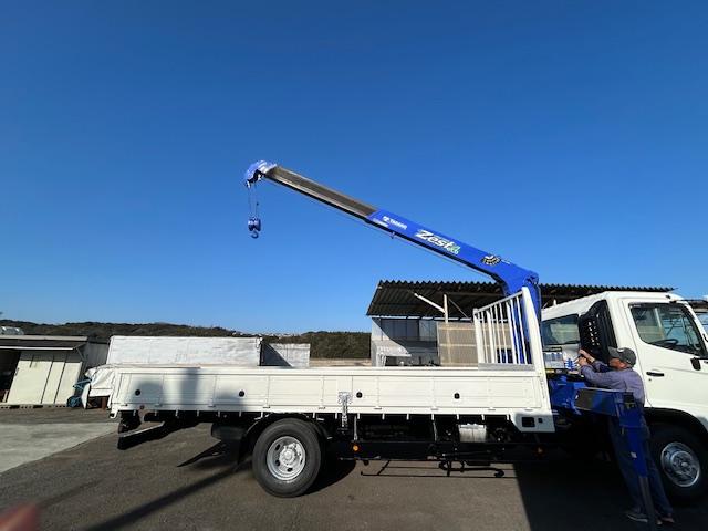 ヒノレンジャー タダノ 4段クレーン 2.9t吊 ラジコン フックイン 走行11.9万キロ 2.7t積 6速MT 全面塗装済 5.12Lディーゼルターボ(6枚目)