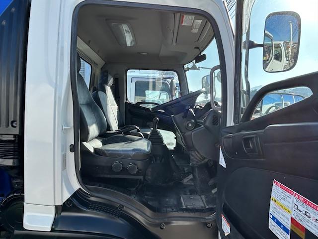 ヒノレンジャー タダノ 4段クレーン 2.9t吊 ラジコン フックイン 走行11.9万キロ 2.7t積 6速MT 全面塗装済 5.12Lディーゼルターボ(54枚目)