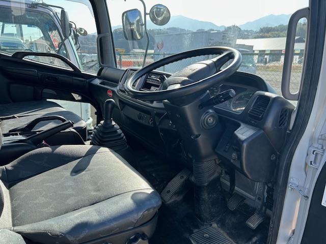 ヒノレンジャー タダノ 4段クレーン 2.9t吊 ラジコン フックイン 走行11.9万キロ 2.7t積 6速MT 全面塗装済 5.12Lディーゼルターボ(57枚目)