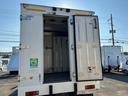 デュトロ 　ワイドロング　低温設定　冷蔵冷凍車　－１９℃確認済　３ｔ積　６速ＡＴ　サイドドア　バックカメラ　ラッシングレール２段　４．００Ｌディーゼルターボ　　内寸　長４８１／幅２０７／高３０８（ｃｍ）（7枚目）