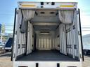 デュトロ 　ワイドロング　低温設定　冷蔵冷凍車　－１９℃確認済　３ｔ積　６速ＡＴ　サイドドア　バックカメラ　ラッシングレール２段　４．００Ｌディーゼルターボ　　内寸　長４８１／幅２０７／高３０８（ｃｍ）（8枚目）