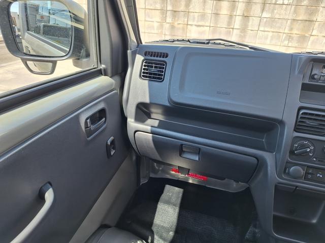 キャリイトラック ＫＣエアコン・パワステ　４ＷＤ　車検９年８月　４ＷＤ　パワステ　エアコン　パワーウィンド　キーレス（8枚目）