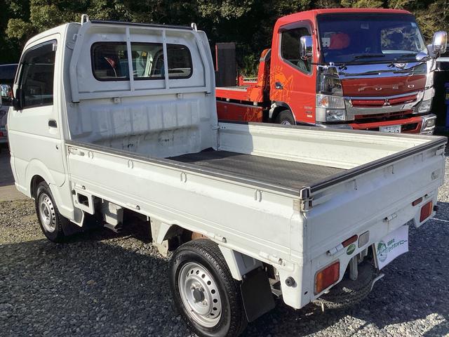 キャリイトラック ＫＣエアコン・パワステ　４ＷＤ　フロア５速　エアコン　パワステ　荷台マット　プロテクター　ドライブレコーダー　記録簿（9枚目）