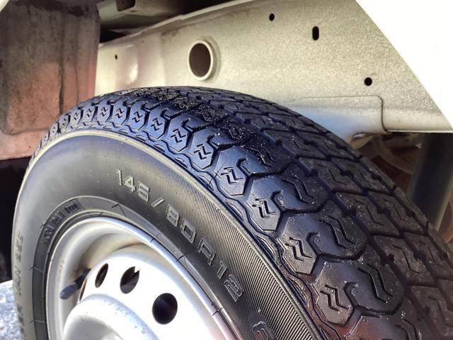 キャリイトラック ＫＣエアコン・パワステ　４ＷＤ　フロア５速　エアコン　パワステ　荷台マット　プロテクター　ドライブレコーダー　記録簿（18枚目）