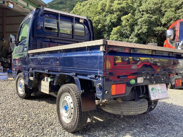 キャリイトラック ＫＸ　４ＷＤ　オートマ　エアコン　パワステ　パワーウインド　キーレス　ディスチャージライト　ナビ　テレビ（7枚目）