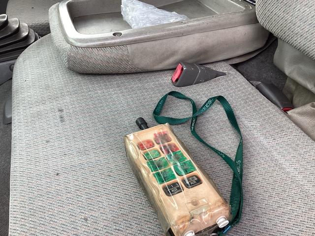 デュトロ センチュリーレッカー車 F2アンダーリフト ユニック3段クレーン 明治油圧ウインチ 左右大型工具ボックス リフト、ウインチラジコン付き バックカメラ(37枚目)