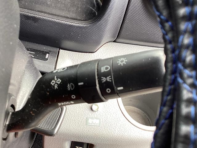 デュトロ 　ハイグレード　タダノ３段クレーン付フラット積載車　フルラジコン　積載量２６００キロ　レッカー仕様二次架装　トリイ変更　大型サイド工具箱　天秤棒　スリングベルト　矢印表示板　前方格納　記録簿（15枚目）