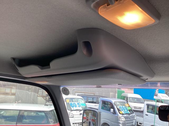 デュトロ 　ハイグレード　タダノ３段クレーン付フラット積載車　フルラジコン　積載量２６００キロ　レッカー仕様二次架装　トリイ変更　大型サイド工具箱　天秤棒　スリングベルト　矢印表示板　前方格納　記録簿（17枚目）