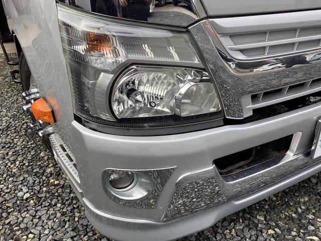 デュトロ 　ハイグレード　タダノ３段クレーン付フラット積載車　フルラジコン　積載量２６００キロ　レッカー仕様二次架装　トリイ変更　大型サイド工具箱　天秤棒　スリングベルト　矢印表示板　前方格納　記録簿（47枚目）