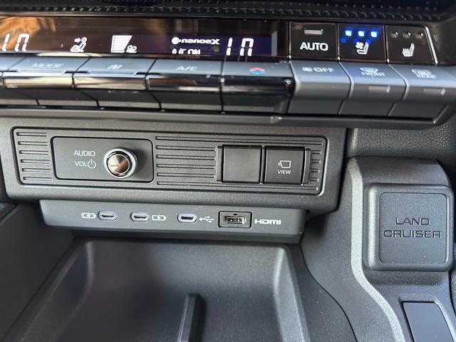 ランドクルーザー２５０ ＶＸ　ＶＸ　７名　ブラインドスポットモニタ　パノラミックビューモニター　ルーフレール　パワーバックドア　ＥＴＣ２．０車載器　デジタルインナーミラー　ムーンルーフ　フルセグＴＶ　シートエアコン　シートヒーター（18枚目）