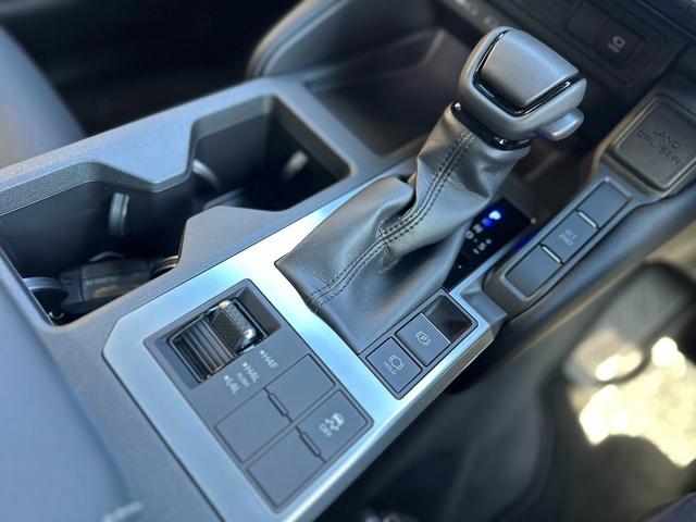 ランドクルーザー２５０ ＶＸ　ＶＸ　７名　ブラインドスポットモニタ　パノラミックビューモニター　ルーフレール　パワーバックドア　ＥＴＣ２．０車載器　デジタルインナーミラー　ムーンルーフ　フルセグＴＶ　シートエアコン　シートヒーター（37枚目）
