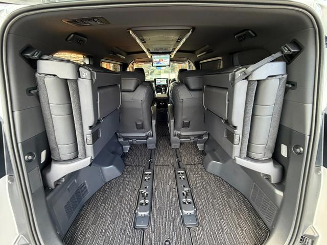 アルファード Ｚ　スペアタイヤ／左右独立ムーンルーフ＋後席パワーサイドサンシェード／トヨタチームメイト／ＩＴＳコネクト／アドバンスドパーク／ＰＫＳＢ／カラーヘッドアップディスプレイ／１５スピーカー／１４型後席モニタ－（14枚目）