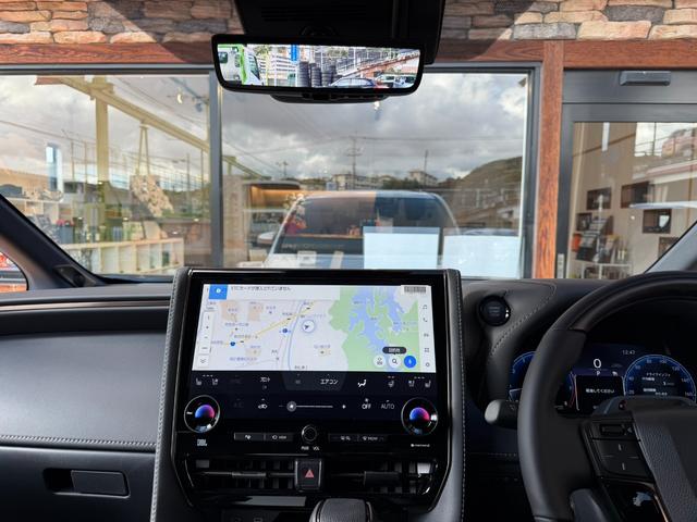 アルファード Ｚ　スペアタイヤ／左右独立ムーンルーフ＋後席パワーサイドサンシェード／トヨタチームメイト／ＩＴＳコネクト／アドバンスドパーク／ＰＫＳＢ／カラーヘッドアップディスプレイ／１５スピーカー／１４型後席モニタ－（24枚目）