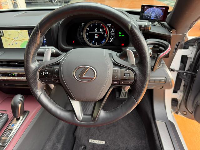 ＬＣ ＬＣ５００　コンバーチブル　ワンオーナー／レッド革／コンバーチブル／２１インチＡＷ／セキュリティーロックナットセット／ＬＥＤヘッドライト／バックカメラ／ＢＳＭ／シートベンチレーション／ヒーター／フルセグＴＶ／ＥＴＣ２．０（8枚目）