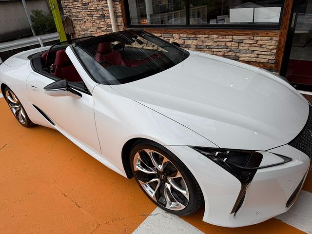 ＬＣ ＬＣ５００　コンバーチブル　ワンオーナー／レッド革／コンバーチブル／２１インチＡＷ／セキュリティーロックナットセット／ＬＥＤヘッドライト／バックカメラ／ＢＳＭ／シートベンチレーション／ヒーター／フルセグＴＶ／ＥＴＣ２．０（17枚目）