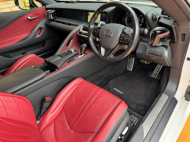 ＬＣ ＬＣ５００　コンバーチブル　ワンオーナー／レッド革／コンバーチブル／２１インチＡＷ／セキュリティーロックナットセット／ＬＥＤヘッドライト／バックカメラ／ＢＳＭ／シートベンチレーション／ヒーター／フルセグＴＶ／ＥＴＣ２．０（40枚目）