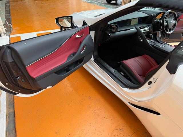 ＬＣ ＬＣ５００　コンバーチブル　ワンオーナー／レッド革／コンバーチブル／２１インチＡＷ／セキュリティーロックナットセット／ＬＥＤヘッドライト／バックカメラ／ＢＳＭ／シートベンチレーション／ヒーター／フルセグＴＶ／ＥＴＣ２．０（52枚目）