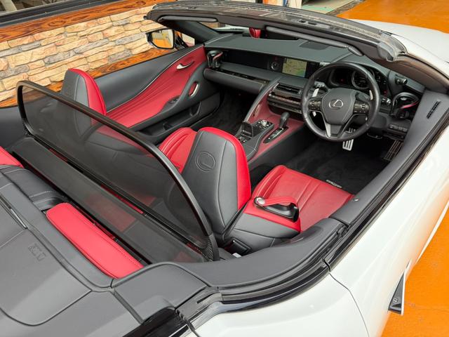 ＬＣ ＬＣ５００　コンバーチブル　ワンオーナー／レッド革／コンバーチブル／２１インチＡＷ／セキュリティーロックナットセット／ＬＥＤヘッドライト／バックカメラ／ＢＳＭ／シートベンチレーション／ヒーター／フルセグＴＶ／ＥＴＣ２．０（56枚目）