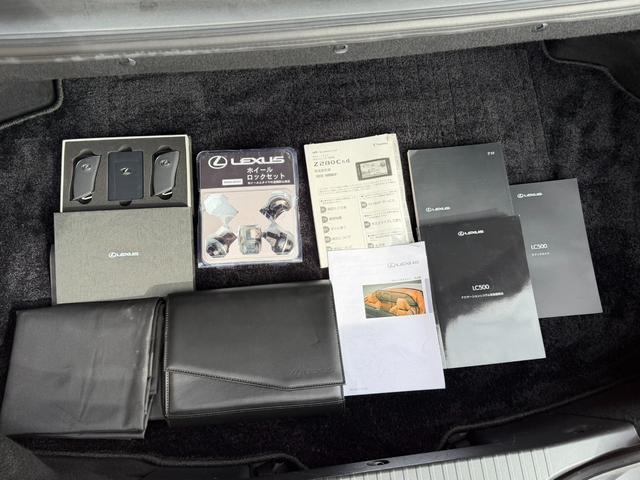 ＬＣ ＬＣ５００　コンバーチブル　ワンオーナー／レッド革／コンバーチブル／２１インチＡＷ／セキュリティーロックナットセット／ＬＥＤヘッドライト／バックカメラ／ＢＳＭ／シートベンチレーション／ヒーター／フルセグＴＶ／ＥＴＣ２．０（63枚目）