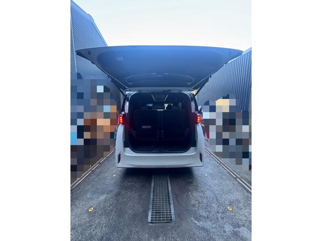 アルファードハイブリッド Z ワンオーナー車、車庫保管、全面コーティング済み、HV、デジタルインナーミラー、ドラレコ、全周囲、ムーンルーフ、本革シート、パワーバッグドア、14型ナビ、アドバンスパーク、エアロ、カスタム可。(9枚目)