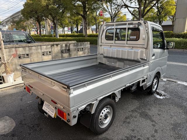 クリッパートラック ＧＸ　禁煙車オートマ　パートタイム４ＷＤ　ＬＥＤヘッドライト　フォグランプ　ブレーキサポート　三方開　荷台ライト　キーレス（12枚目）