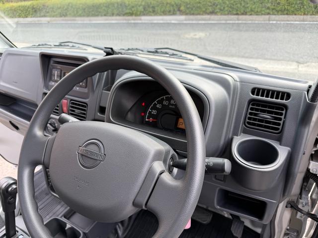 クリッパートラック ＧＸ　禁煙車オートマ　パートタイム４ＷＤ　ＬＥＤヘッドライト　フォグランプ　ブレーキサポート　三方開　荷台ライト　キーレス（16枚目）