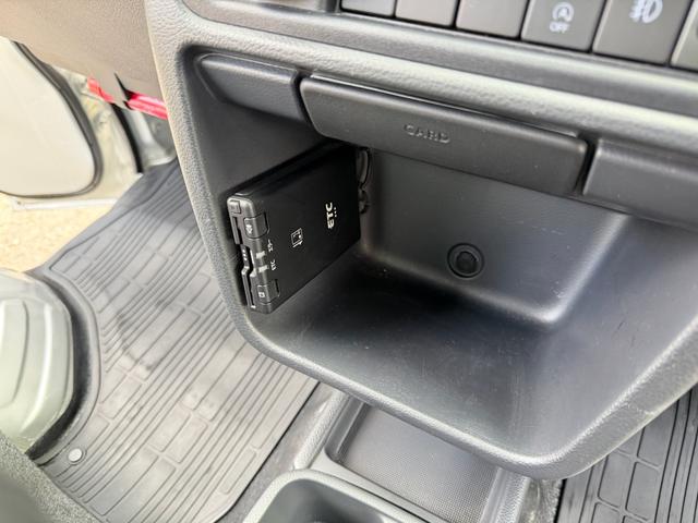 クリッパートラック ＧＸ　禁煙車オートマ　パートタイム４ＷＤ　ＬＥＤヘッドライト　フォグランプ　ブレーキサポート　三方開　荷台ライト　キーレス（19枚目）
