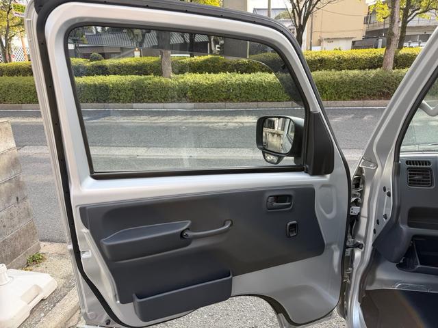 クリッパートラック ＧＸ　禁煙車オートマ　パートタイム４ＷＤ　ＬＥＤヘッドライト　フォグランプ　ブレーキサポート　三方開　荷台ライト　キーレス（23枚目）
