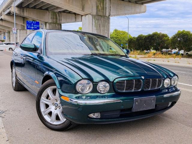 ＸＪ ＸＪ８　４．２　禁煙車　記録簿　ＨＩＤヘッドライト　エアサス　革シート　パワーシート　ＤＶＤナビ　フルセグＴＶ　キーレス　セキュリティアラーム（5枚目）